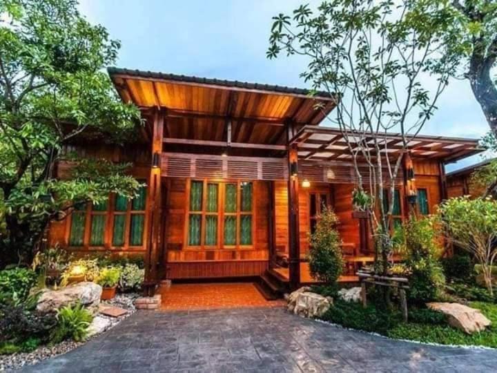 Areeya Phubeach Resort Wooden House Ban Chong Phli Exteriör bild
