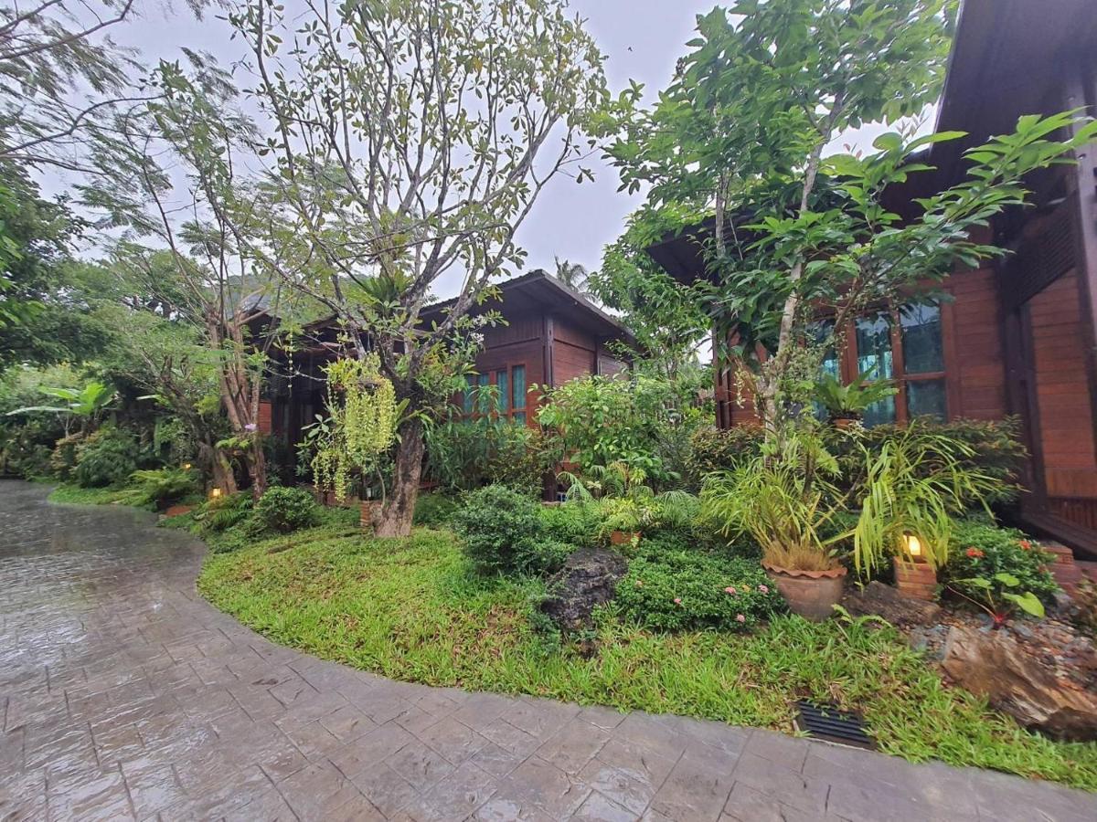 Areeya Phubeach Resort Wooden House Ban Chong Phli Exteriör bild